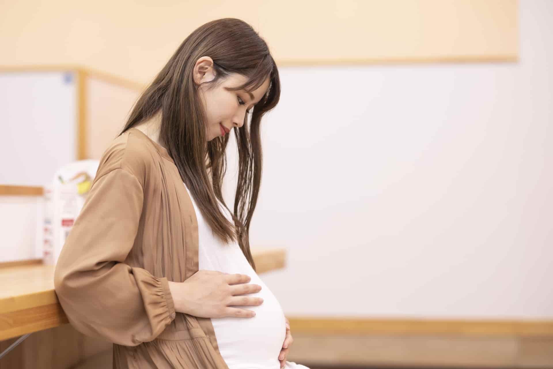 妊婦さんの足がつるのはなぜ？原因を解説