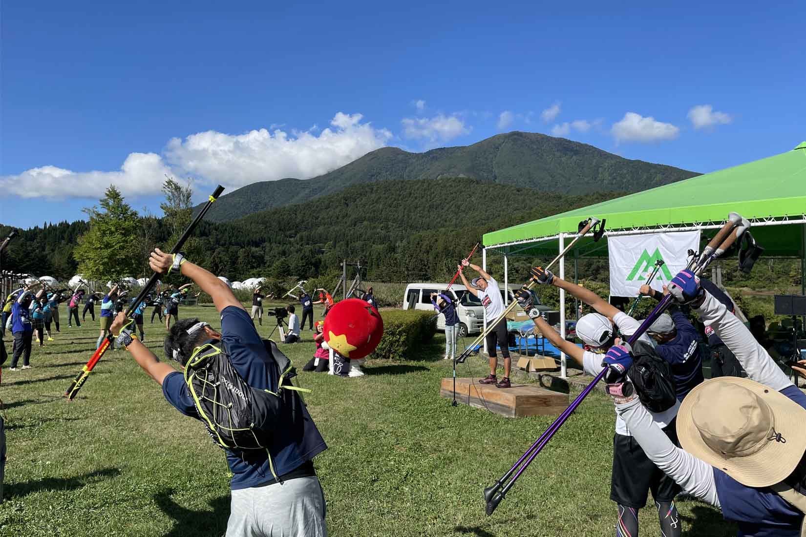 準備運動もポールを使って