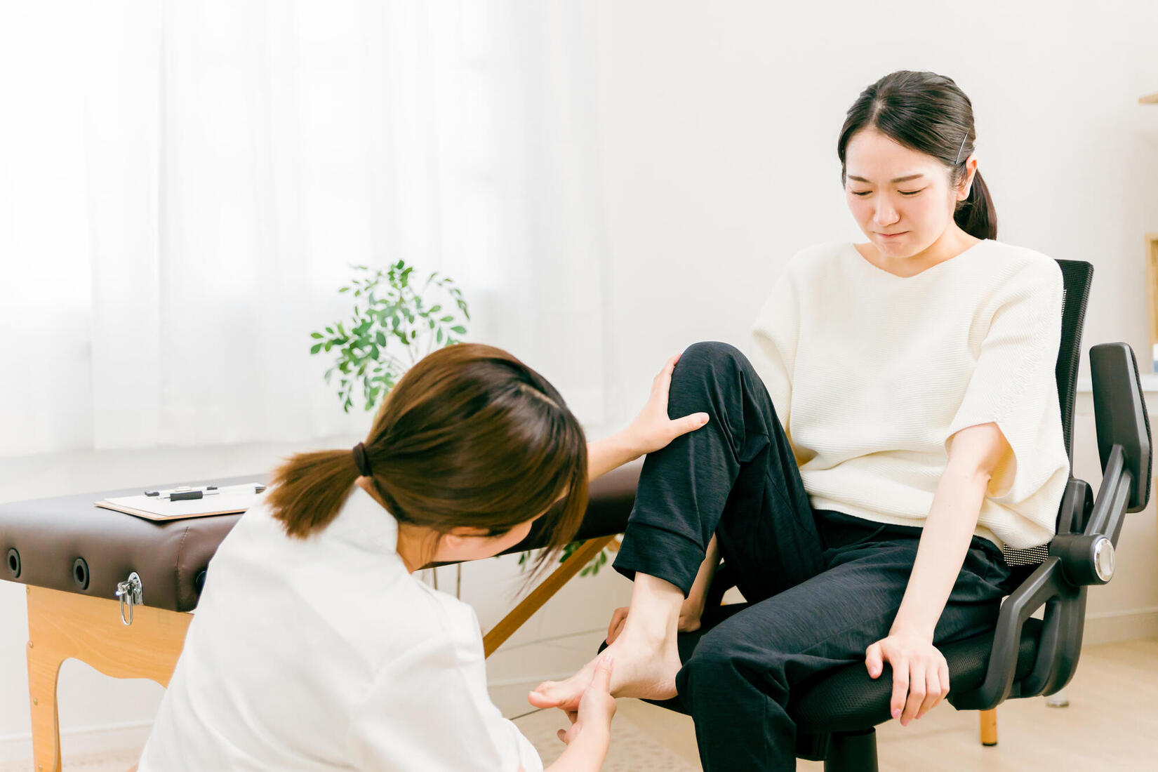 強い痛みがある場合は整形外科へ 