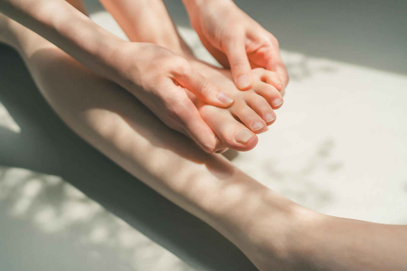 自宅で簡単！外反母趾の痛みを和らげるマッサージ手順