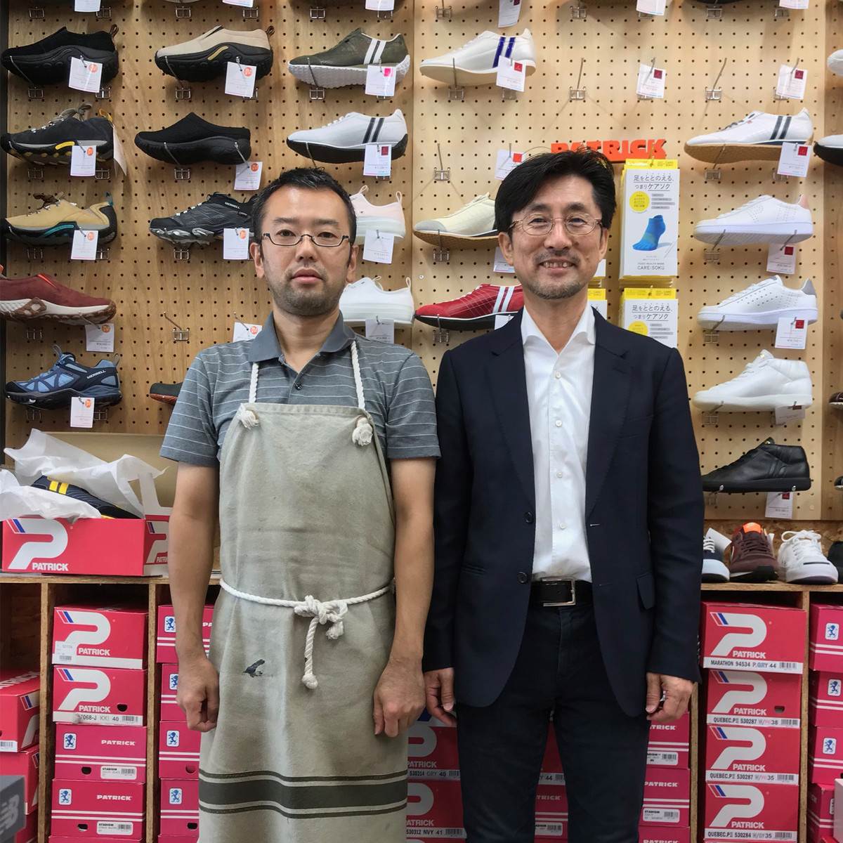 足のプロ紹介 スニーカーの正しい履き方はコレだ 三軒茶屋のスニーカー専門店 三茶スニーカー コラム 足のちえぶくろ ケアソク Care Soku 株式会社山忠